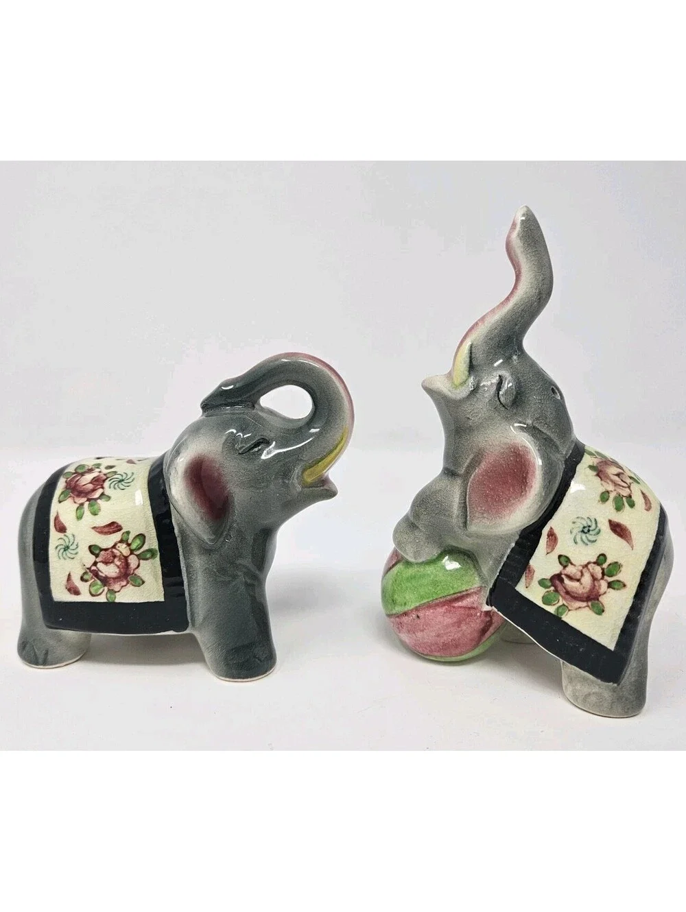 Vintage Made In Japan Porcelain Circus Elephants Salt & Pepper Shakers Trunks Up
